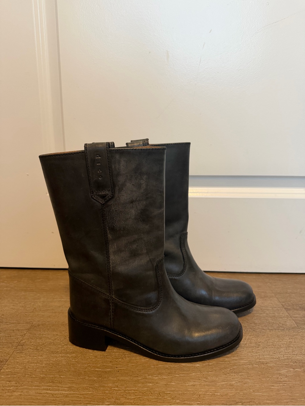 Dico Julia Gaucho Boot In Charcoal Black Escovado Leather — image 3 of 7